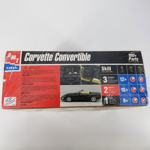 AMT 1998 GM Chevrolet Corvette Convertible 1:25 Model Kit Black L 2 Assembly Req - Picture 4 of 7